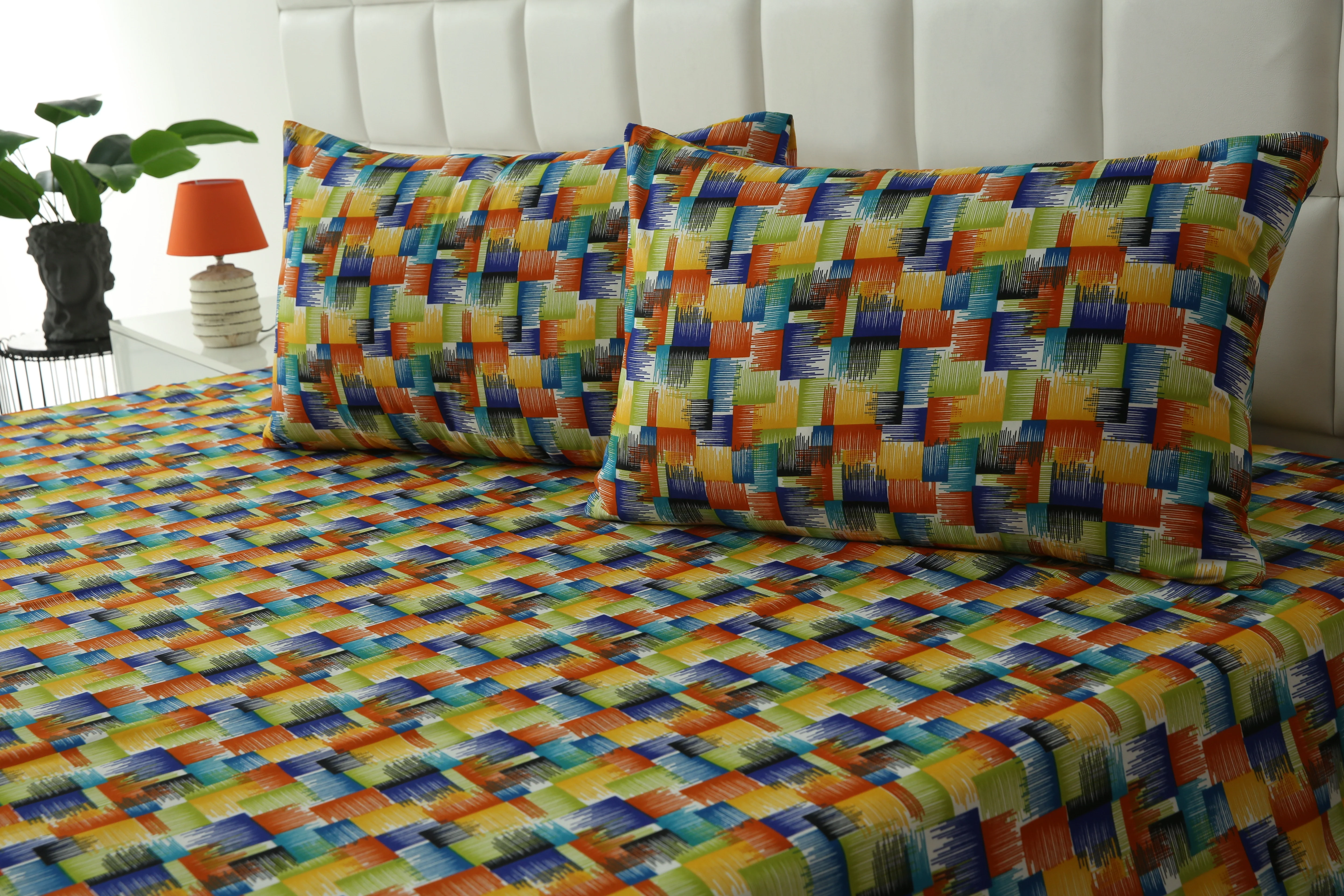 2Pcs Single Bed Sheet- Coral Rush - Image 2