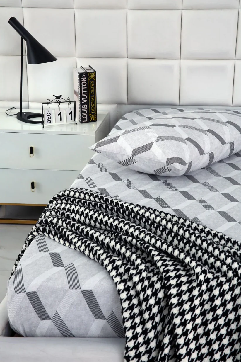 2Pcs Single Bed Sheet-Sliver Triangles - Image 2