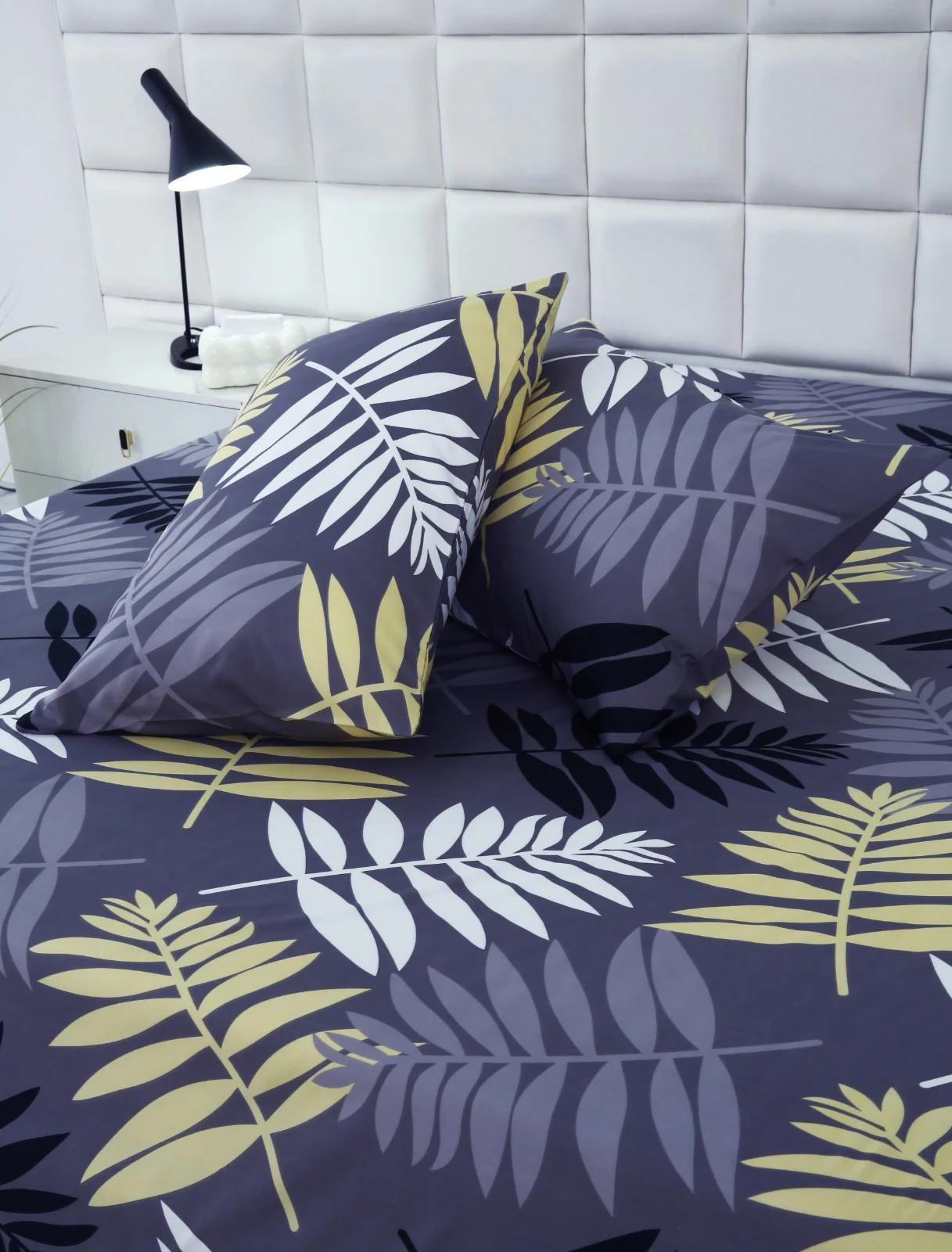 3 PCs Double Bed Sheet-Black Feathers - Image 9