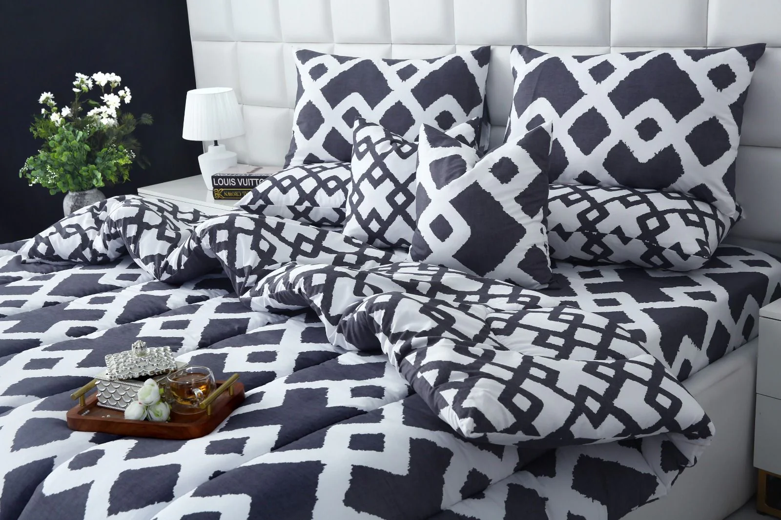 8 PCs Winter Razai Set-Grey Diamond - Image 5