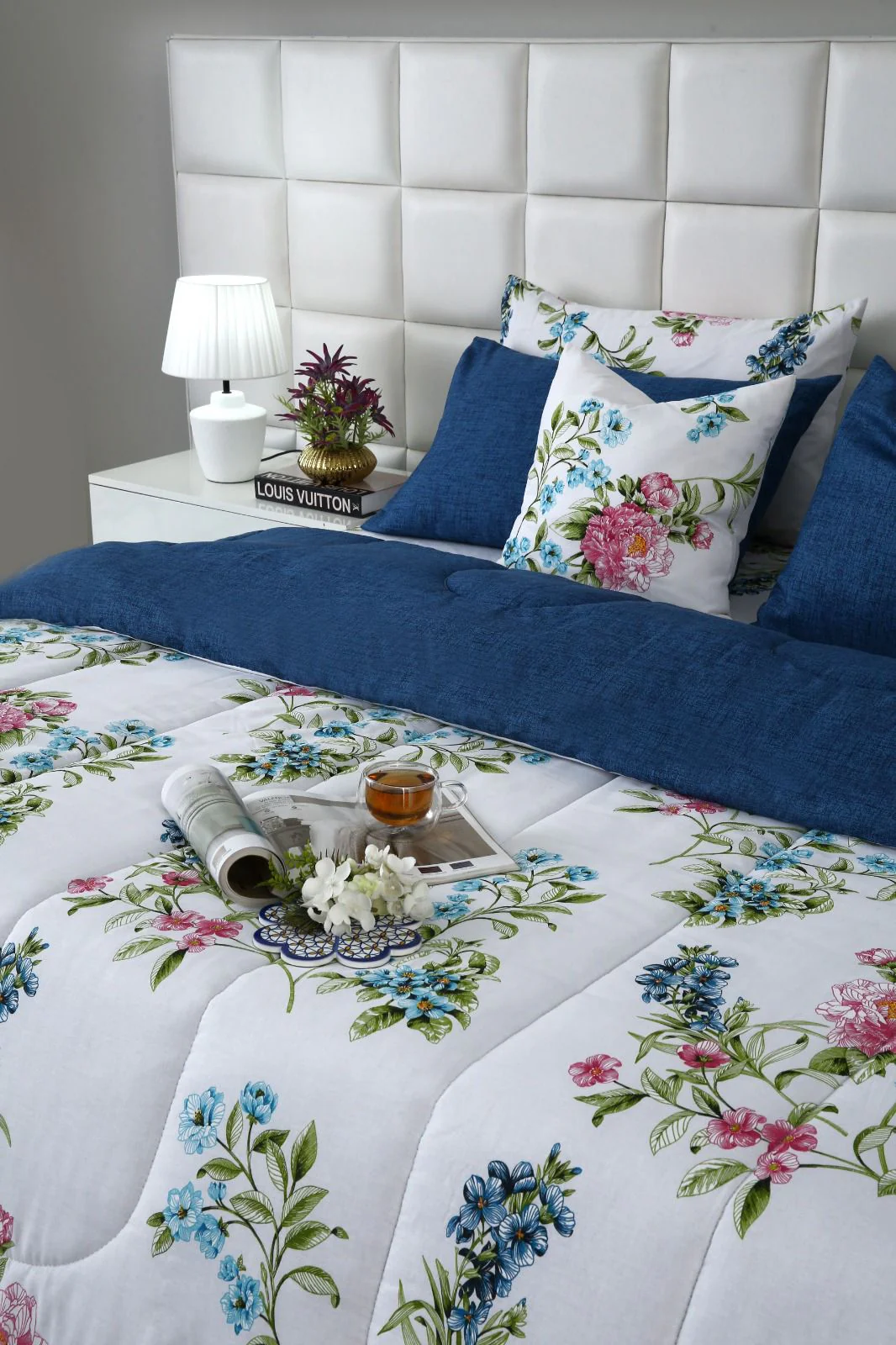 8 PCs Winter Razai Set-Blue Lotus - Image 5