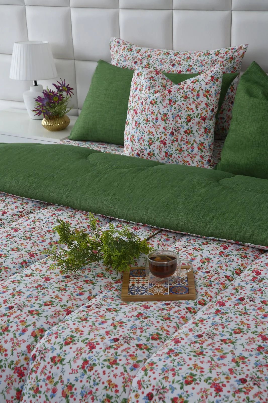 8 PCs Winter Razai Set-Green Hellebore - Image 8
