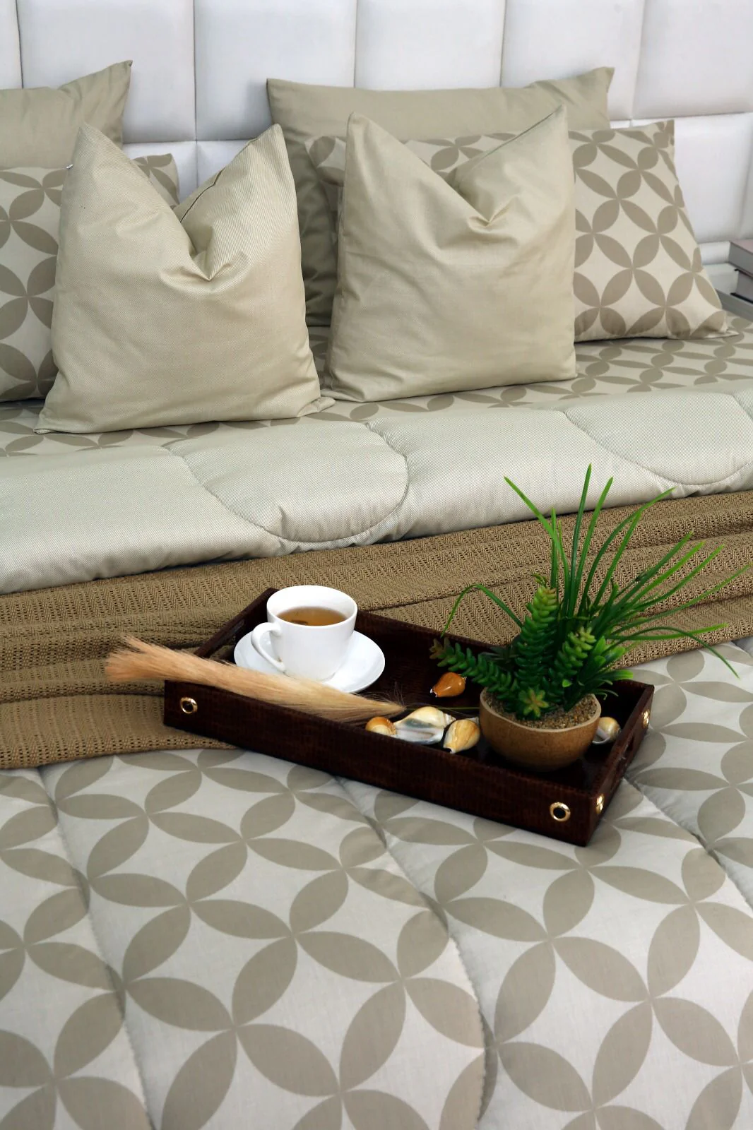8 PCs Winter Razai Set-Russet - Image 13