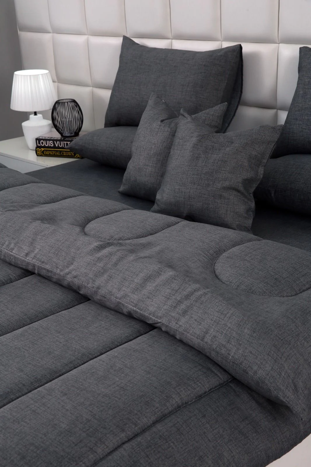 8 PCs Winter Razai Set-Grey Texture - Image 13