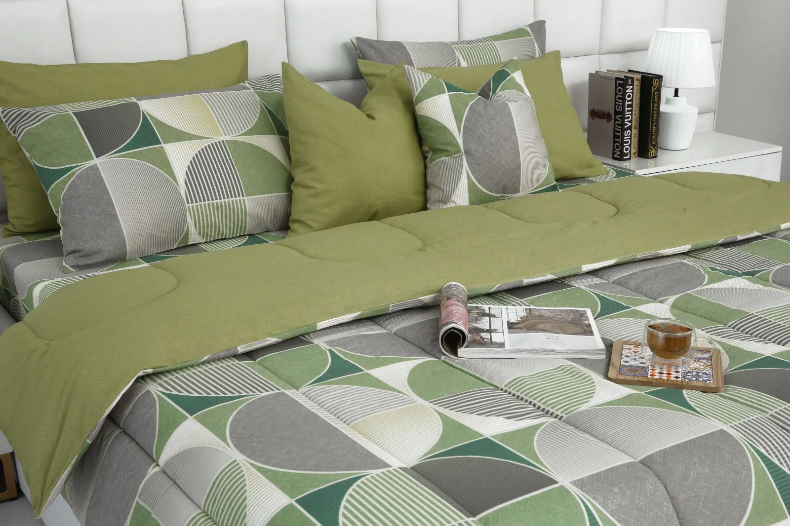 8 PCs Winter Razai Set-Neo Abstract - Image 10