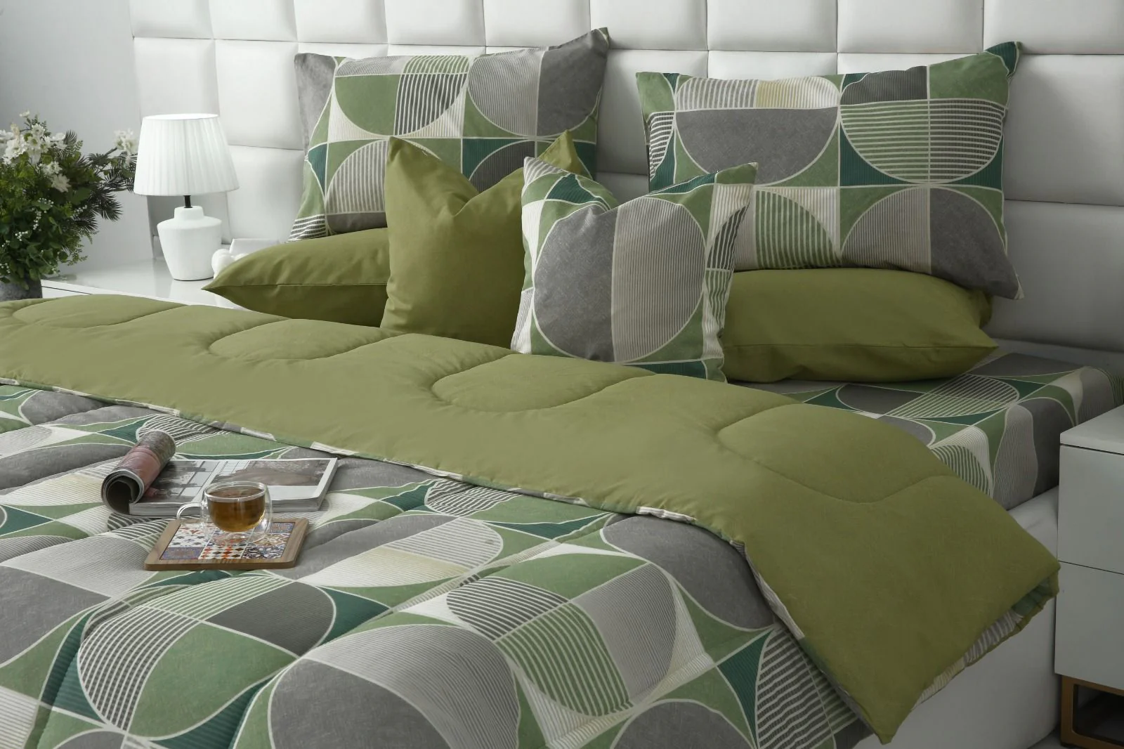 8 PCs Winter Razai Set-Neo Abstract - Image 7