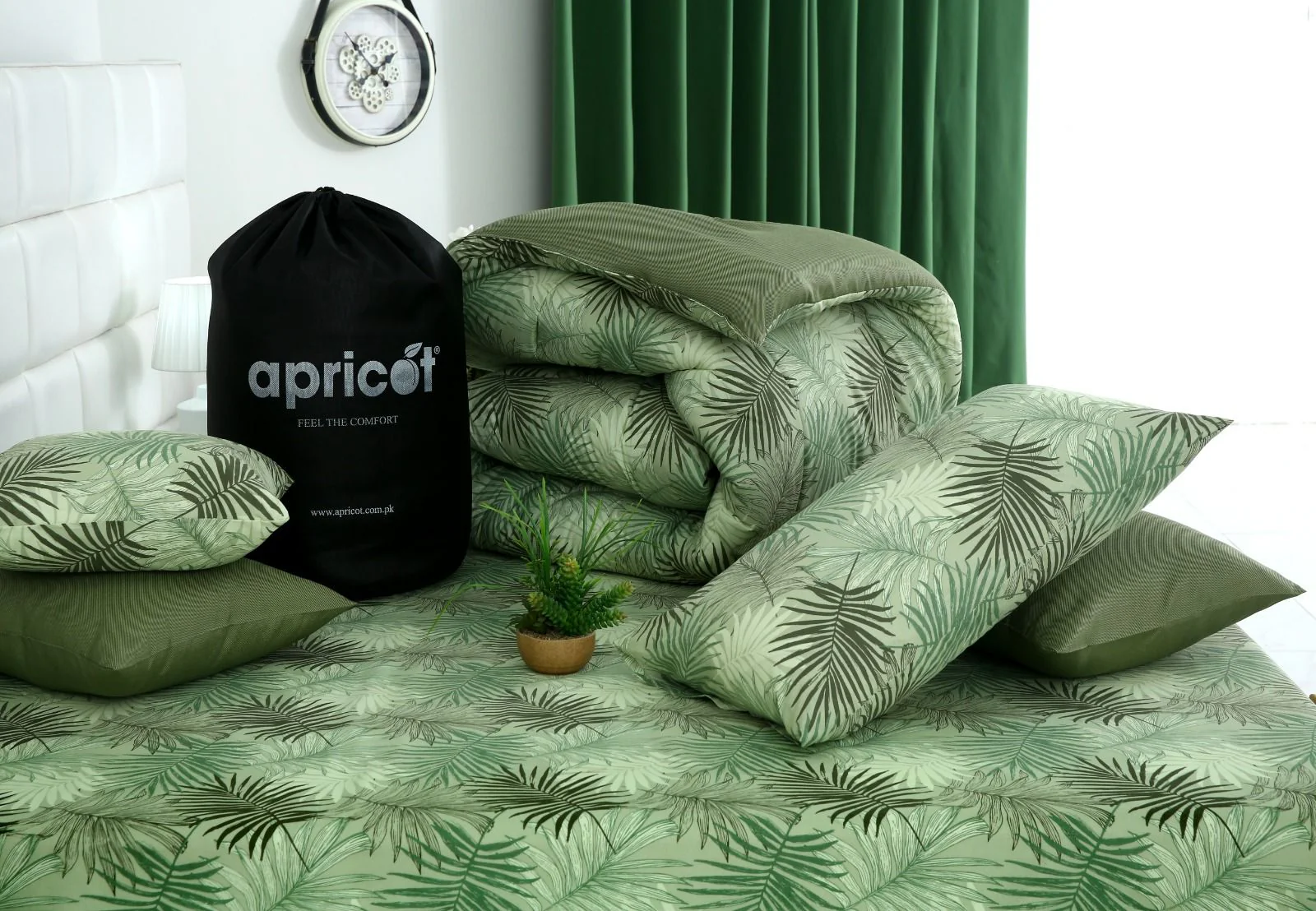 8 PCs Winter Razai Set-Palmy Jungle - Image 11