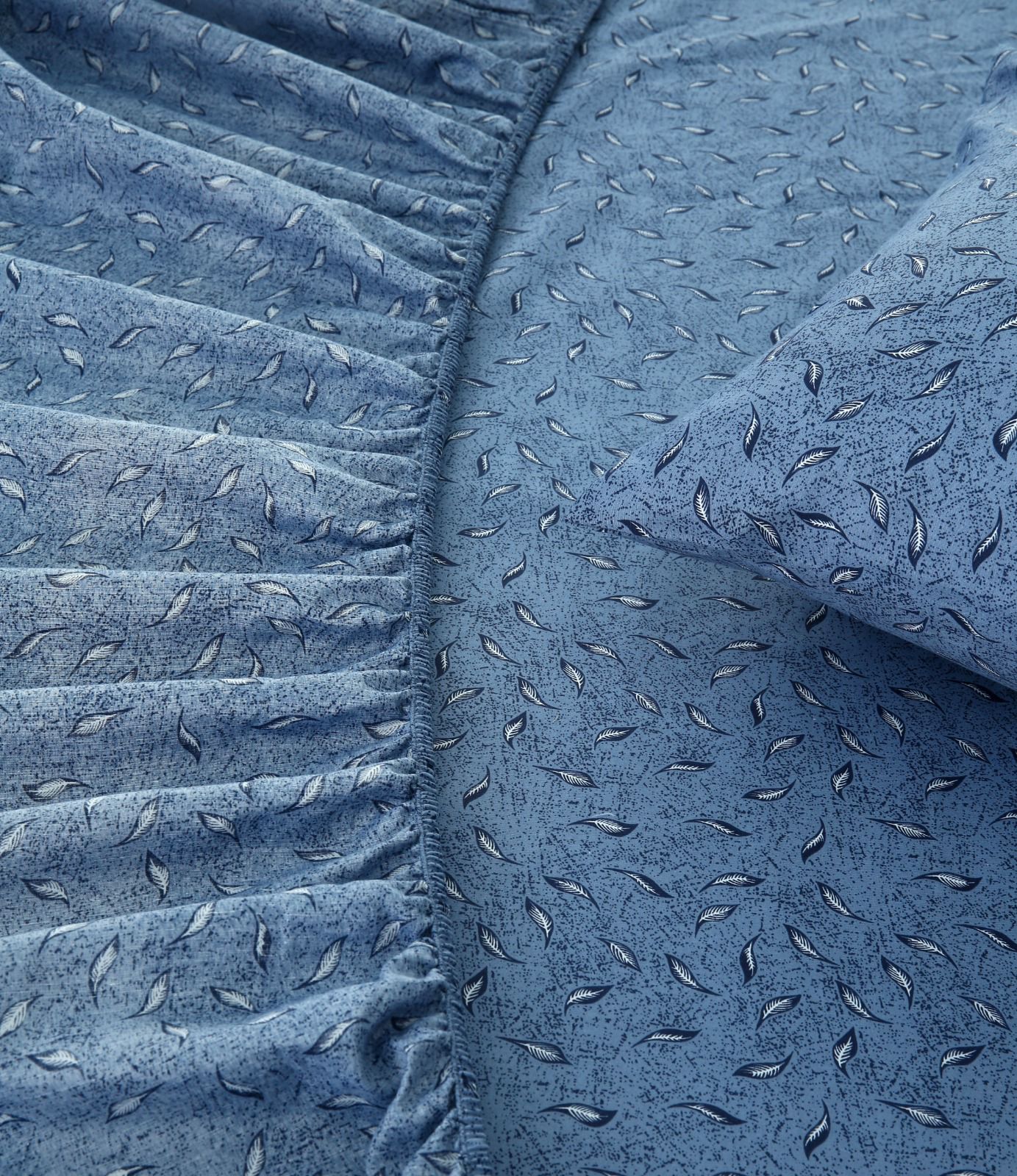 Fitted Bed Sheet-Raincloud Blue Feathers - Image 2
